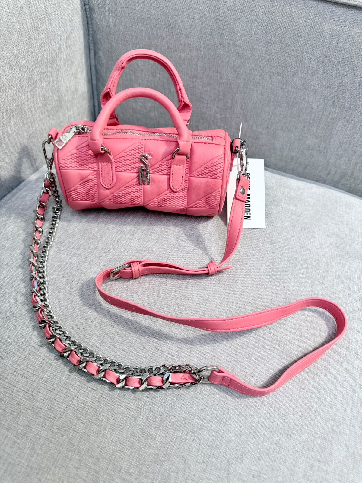 Bolso manos libres cadena Steve Madden rosado - Mariana Pineda Encargos