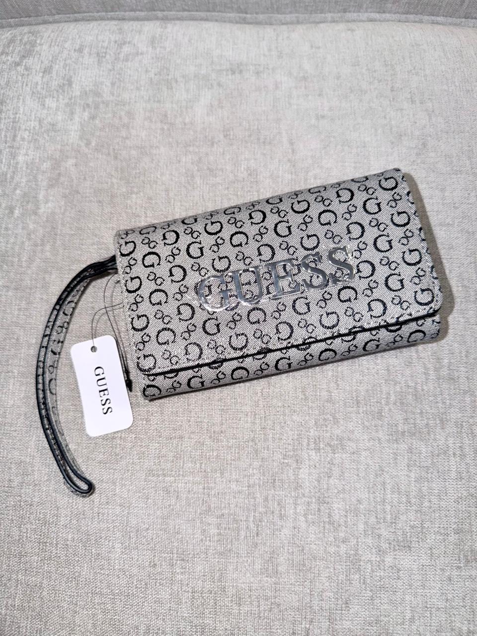 Billetera logos Guess gris/negro - Mariana Pineda Encargos