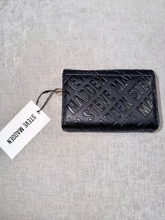 Billetera logos Steve Madden - Mariana Pineda Encargos