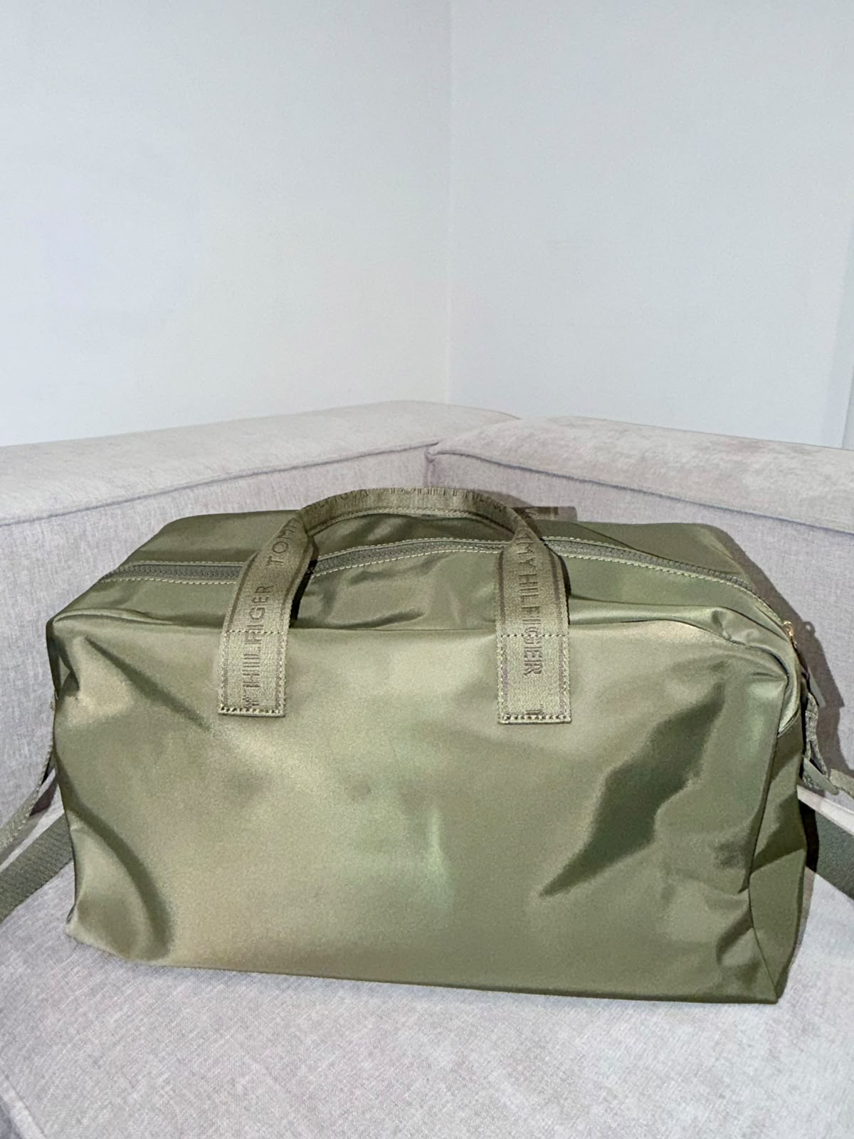 Bolso Tommy Hilfiger verde militar mujer - Mariana Pineda Encargos
