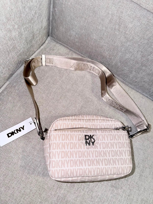 Bolso manos libres DKNY beige logos - Mariana Pineda Encargos