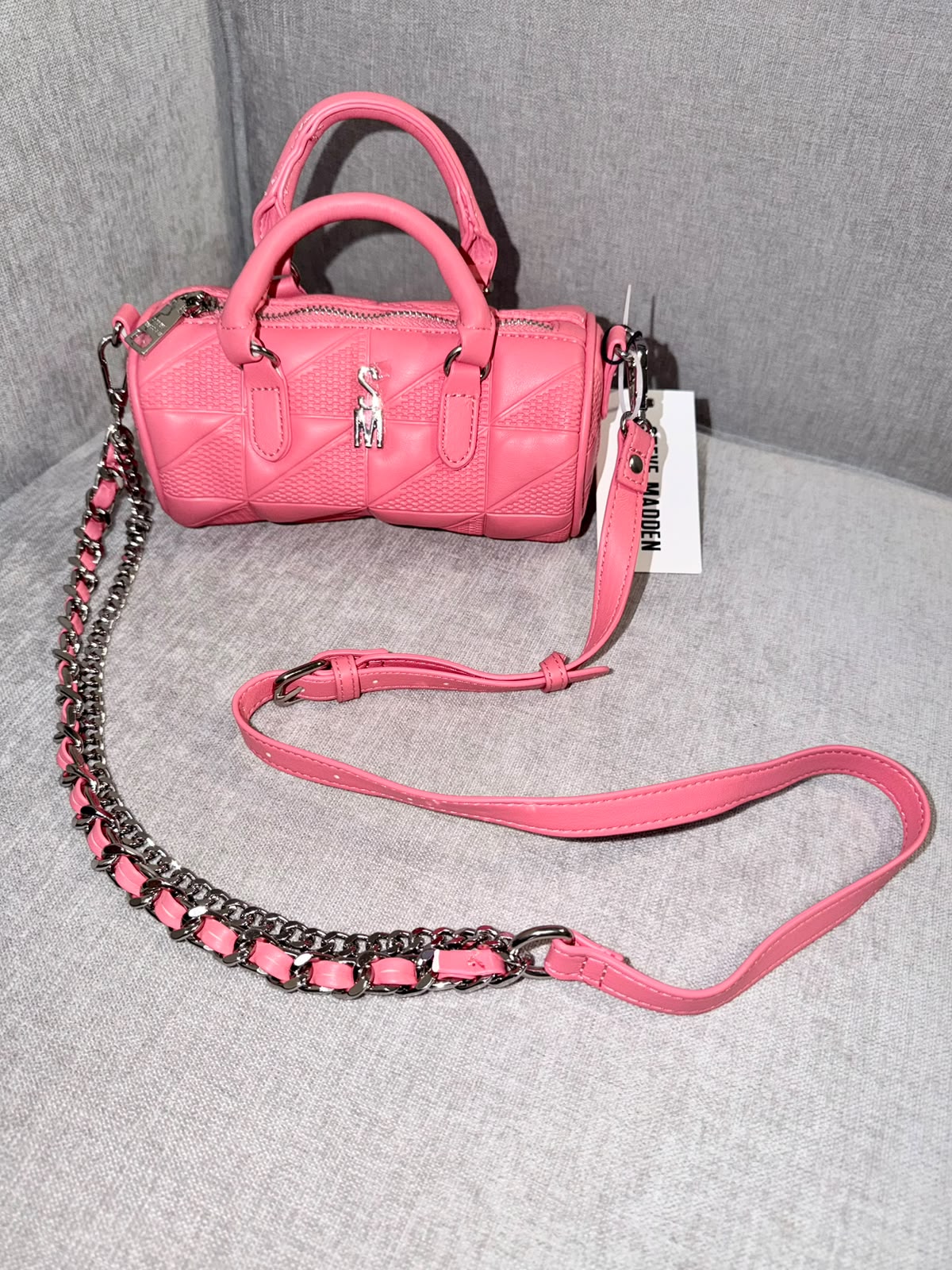 Bolso manos libres cadena Steve Madden rosado - Mariana Pineda Encargos