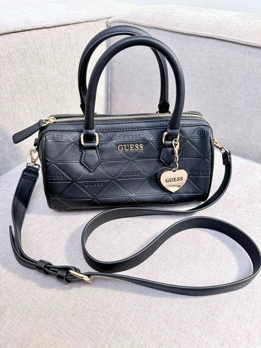 Bolso manos libres con cogederas Guess negro - Mariana Pineda Encargos