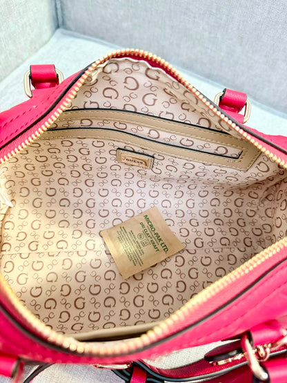 Bolso manos libres con cogederas Guess rojo - Mariana Pineda Encargos