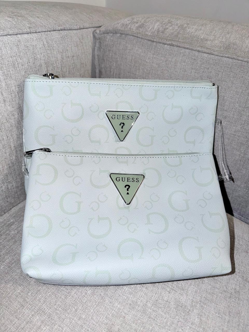 Juego x2 de organizadores multiusos verde GUESS - Mariana Pineda Encargos