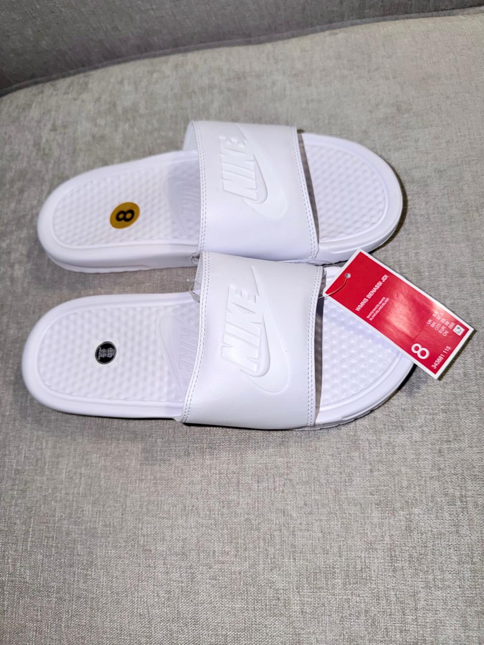 Sandalias Benassi - Nike
