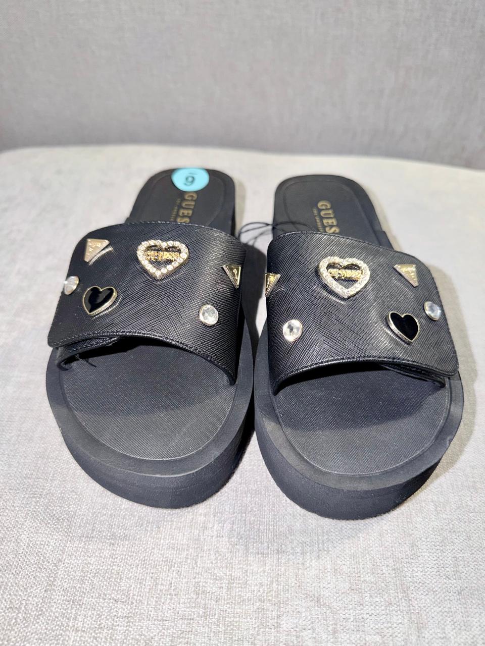 Sandalias velcro con charms - Guess