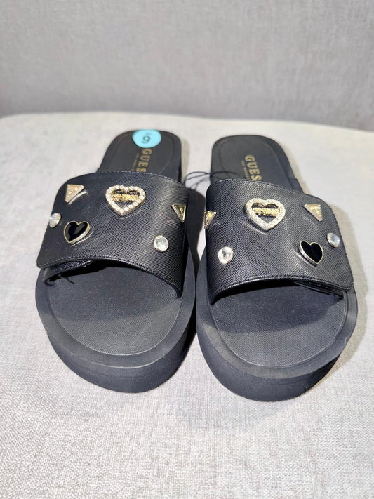Sandalias velcro con charms - Guess