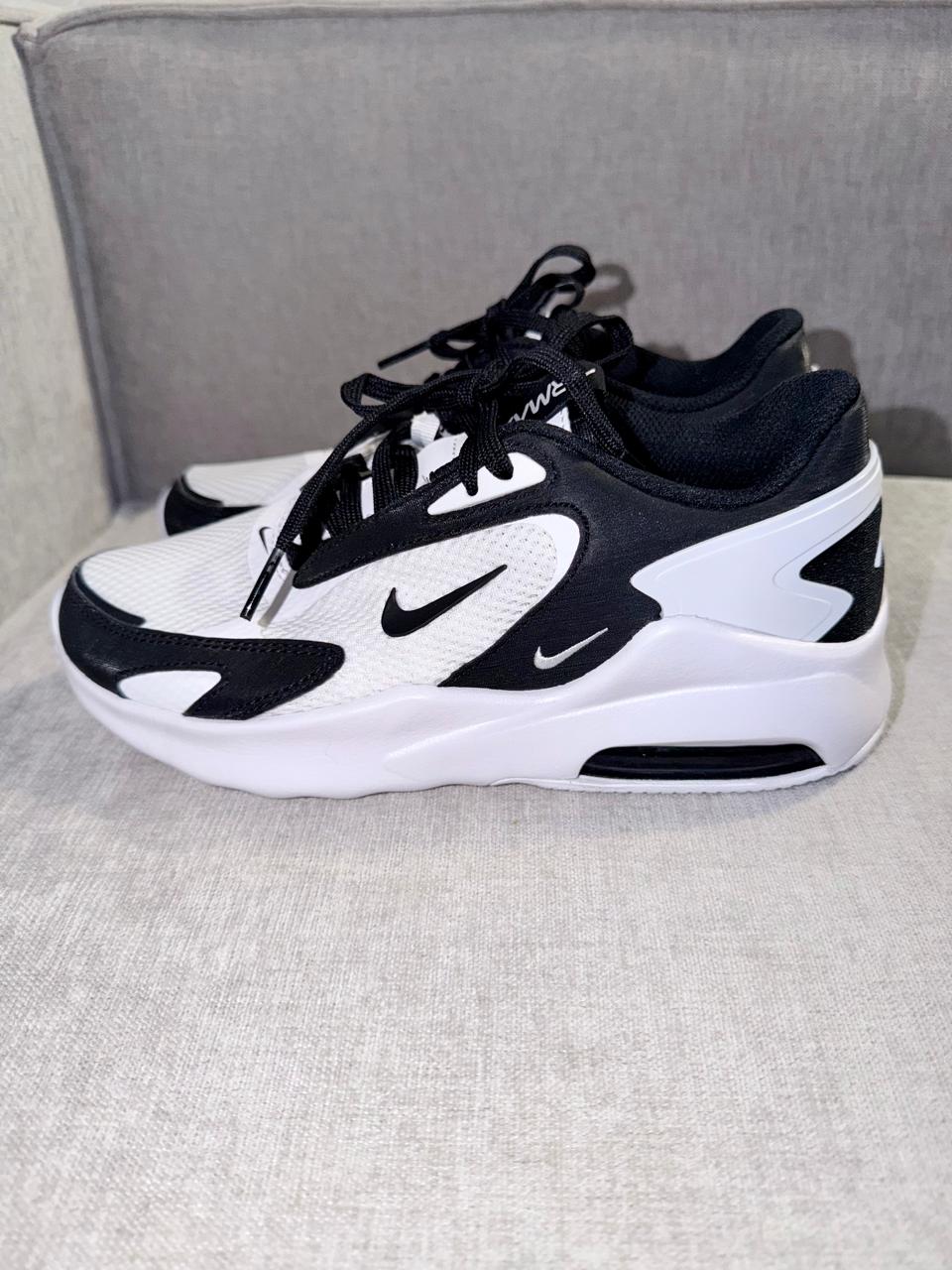 Tenis Nike Air Max Bolt